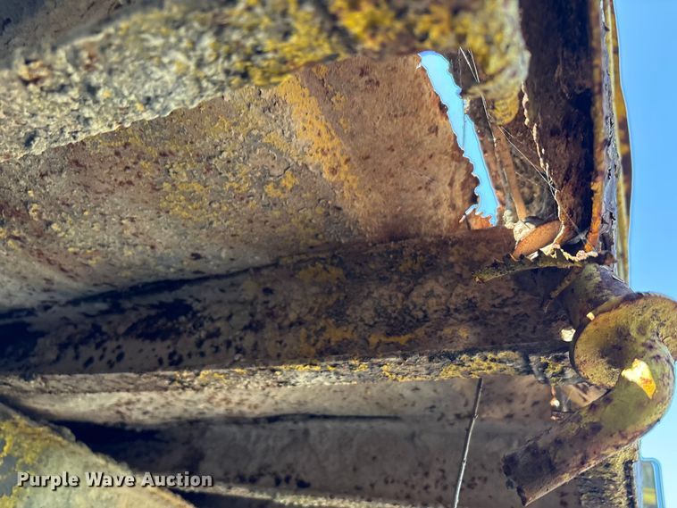 image for item EA7506 1984 Mack DM685S dump truck