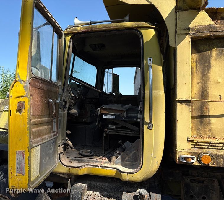 image for item EA7506 1984 Mack DM685S dump truck