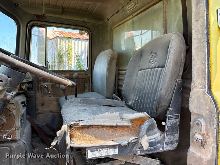 image for item EA7506 1984 Mack DM685S dump truck