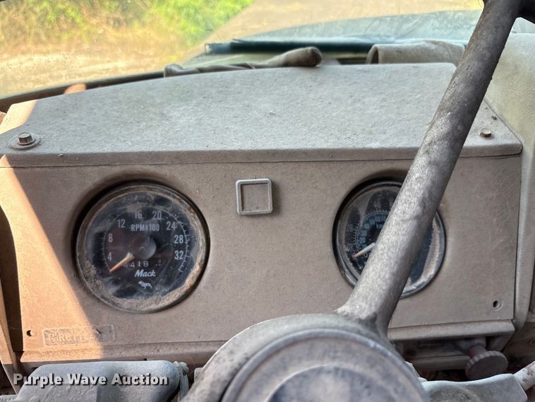 image for item EA7506 1984 Mack DM685S dump truck