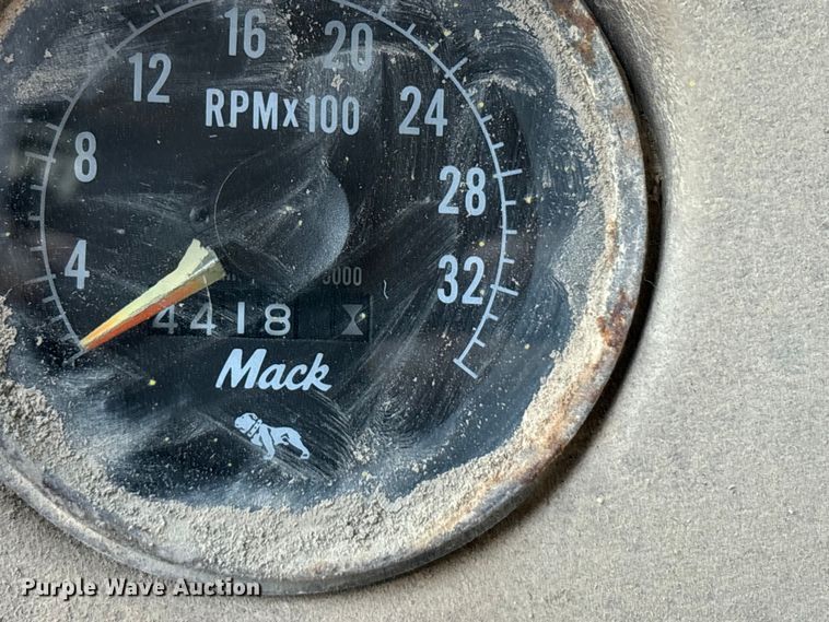 image for item EA7506 1984 Mack DM685S dump truck