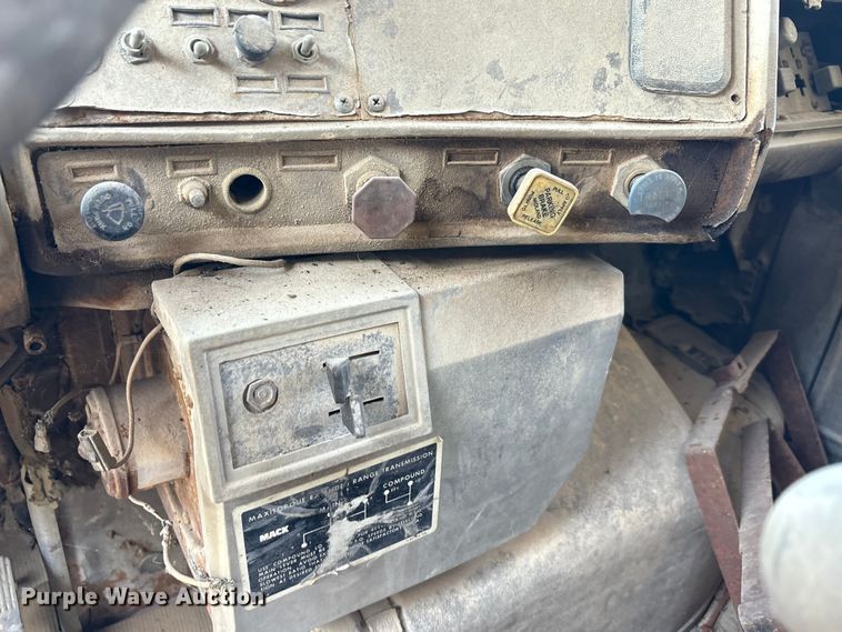 image for item EA7506 1984 Mack DM685S dump truck