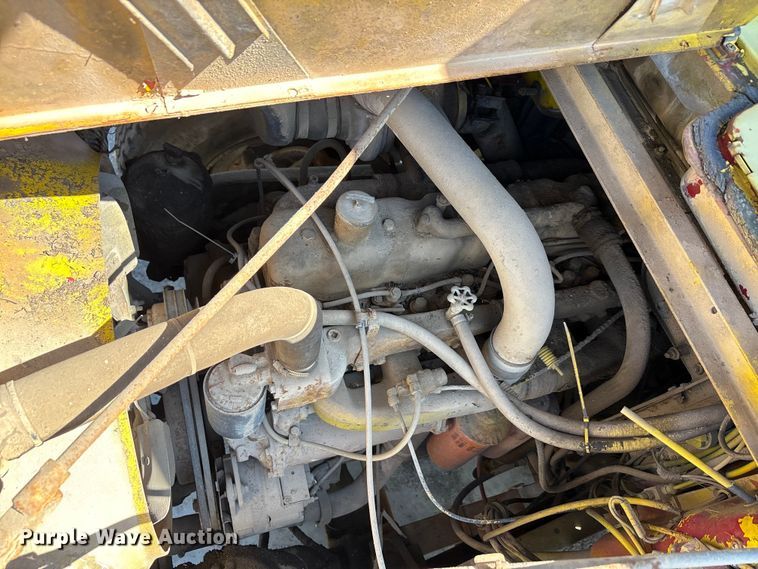 image for item EA7506 1984 Mack DM685S dump truck