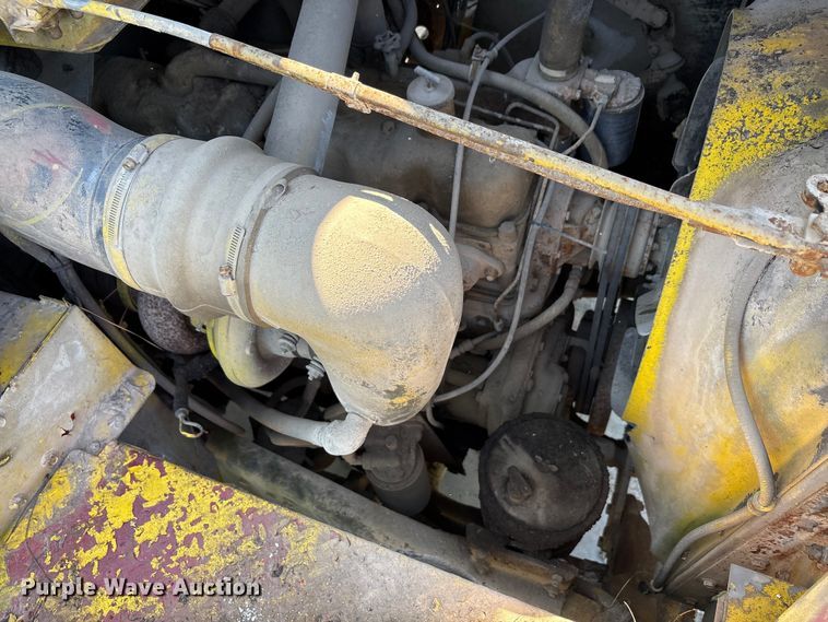 image for item EA7506 1984 Mack DM685S dump truck