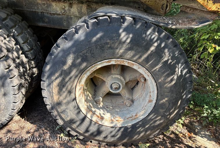 image for item EA7506 1984 Mack DM685S dump truck