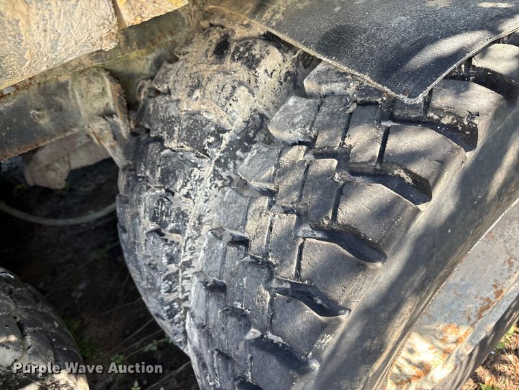 image for item EA7506 1984 Mack DM685S dump truck