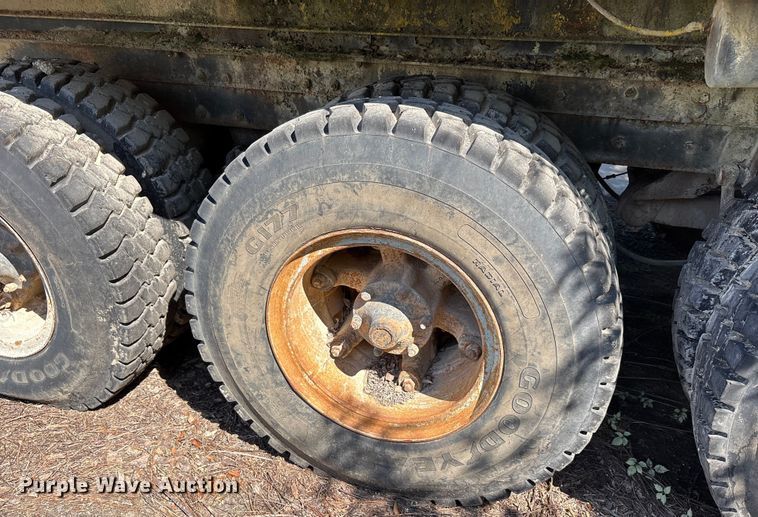 image for item EA7506 1984 Mack DM685S dump truck