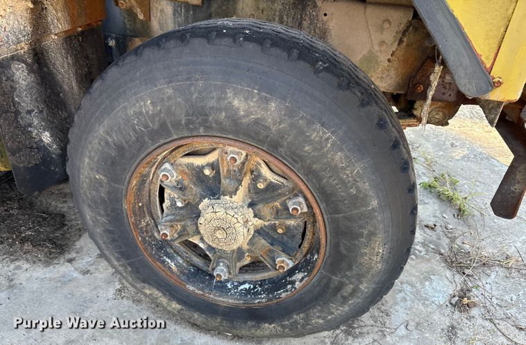 image for item EA7506 1984 Mack DM685S dump truck