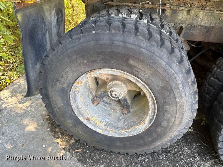 image for item EA7506 1984 Mack DM685S dump truck