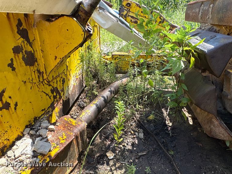 image for item EA7507 Komatsu B85P dozer