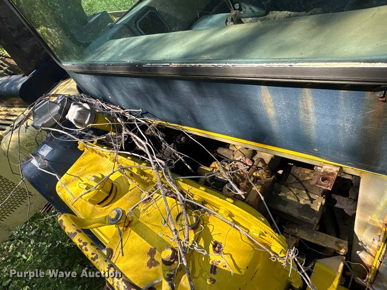 image for item EA7507 Komatsu B85P dozer