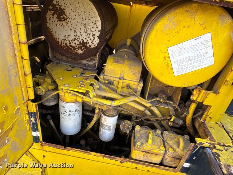 image for item EA7507 Komatsu B85P dozer