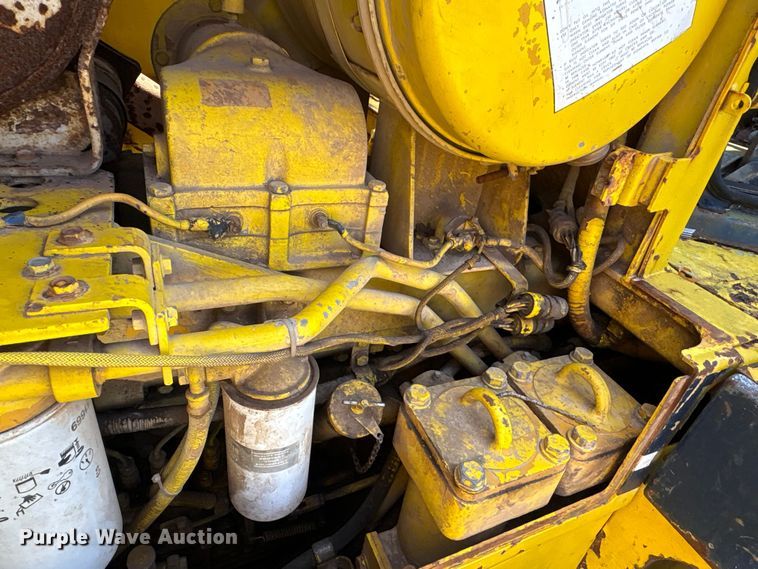 image for item EA7507 Komatsu B85P dozer