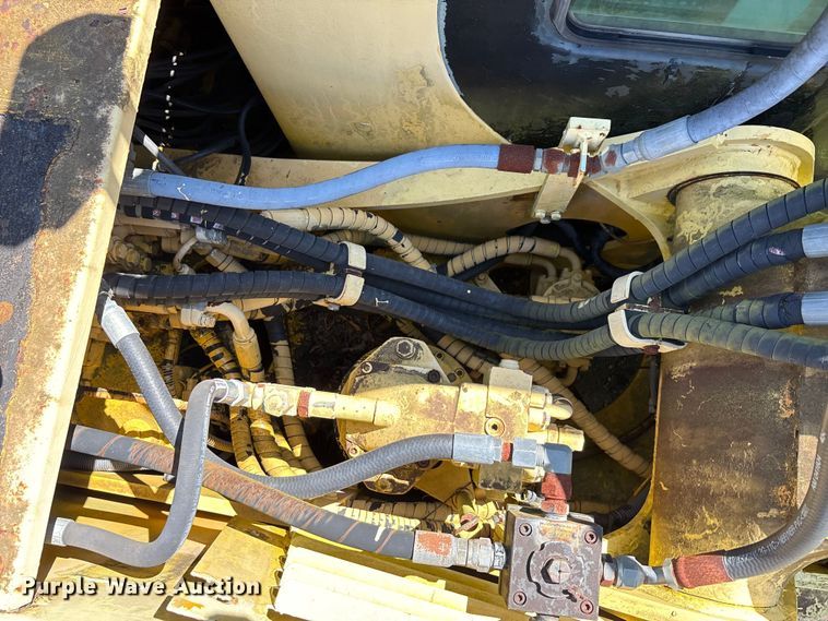 image for item EA7508 Komatsu PC150LC-6K excavator