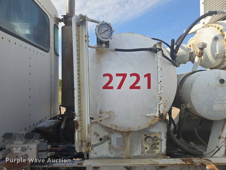 image for item EB1025 2002 Kenworth W900 ready mix truck