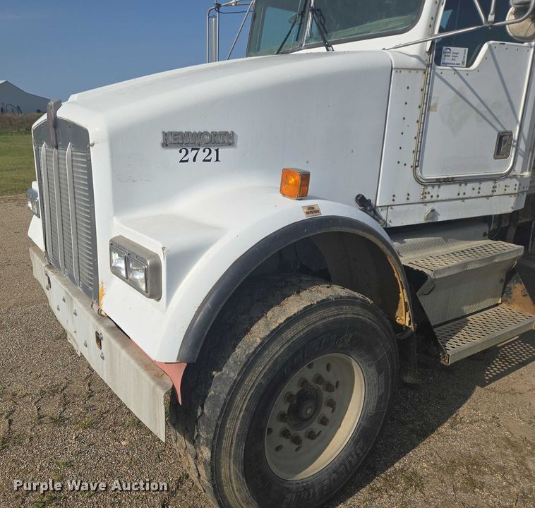 image for item EB1025 2002 Kenworth W900 ready mix truck