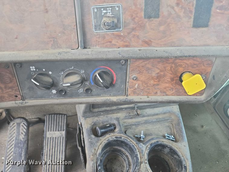 image for item EB1025 2002 Kenworth W900 ready mix truck