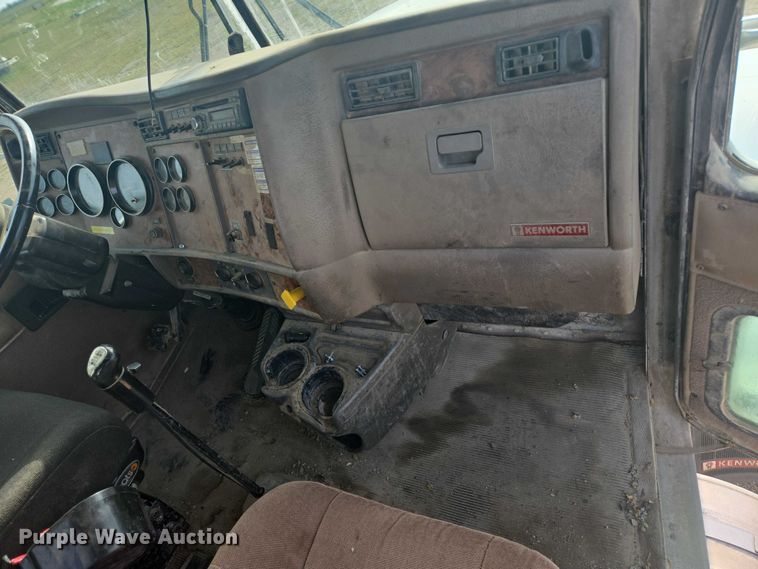 image for item EB1025 2002 Kenworth W900 ready mix truck