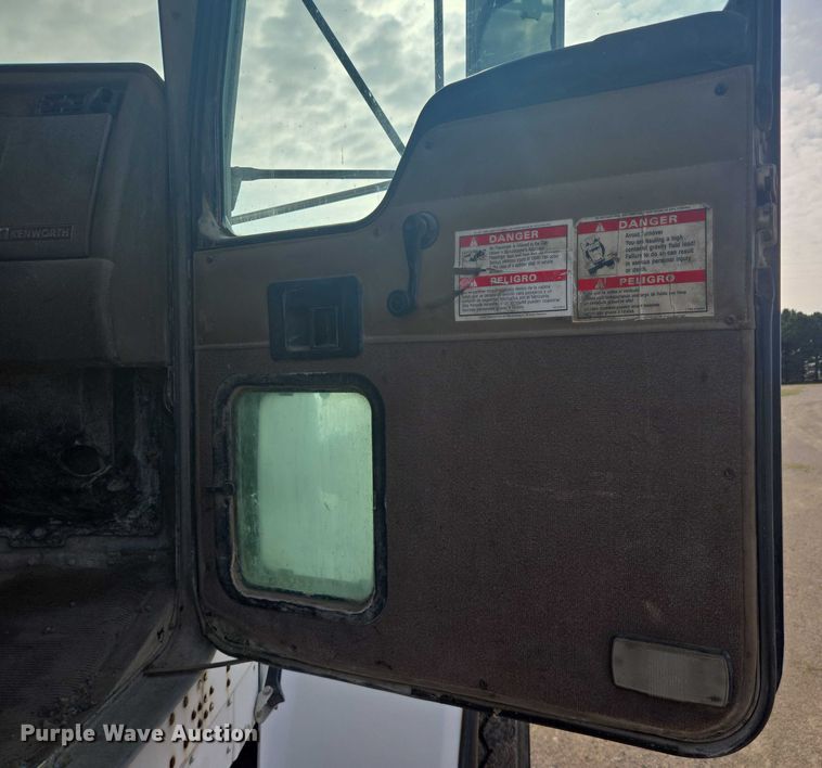 image for item EB1025 2002 Kenworth W900 ready mix truck