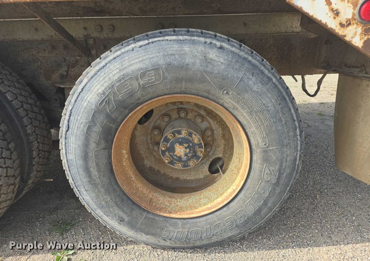 image for item EB1025 2002 Kenworth W900 ready mix truck