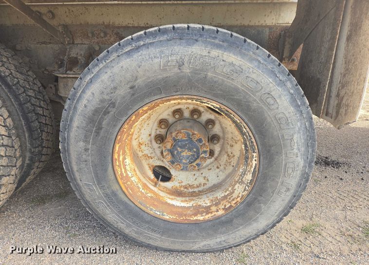 image for item EB1025 2002 Kenworth W900 ready mix truck