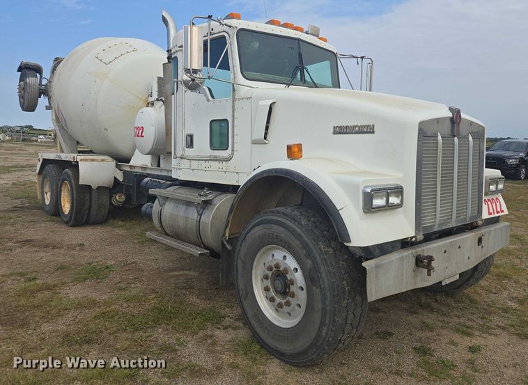 image for item EB1026 2002 Kenworth W900 ready mix truck