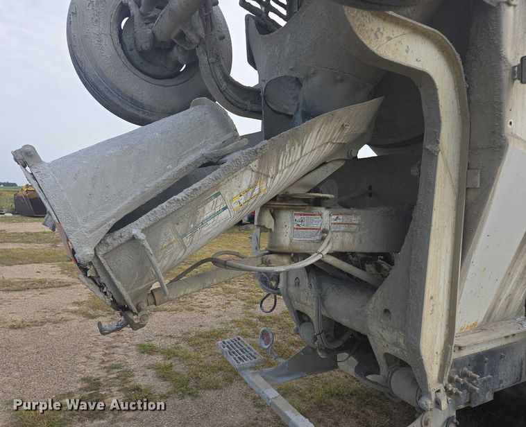 image for item EB1026 2002 Kenworth W900 ready mix truck