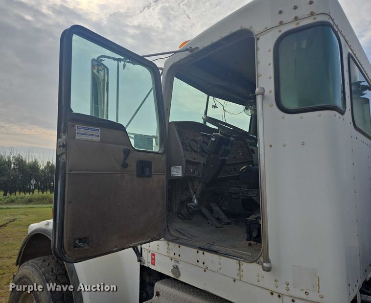 image for item EB1026 2002 Kenworth W900 ready mix truck