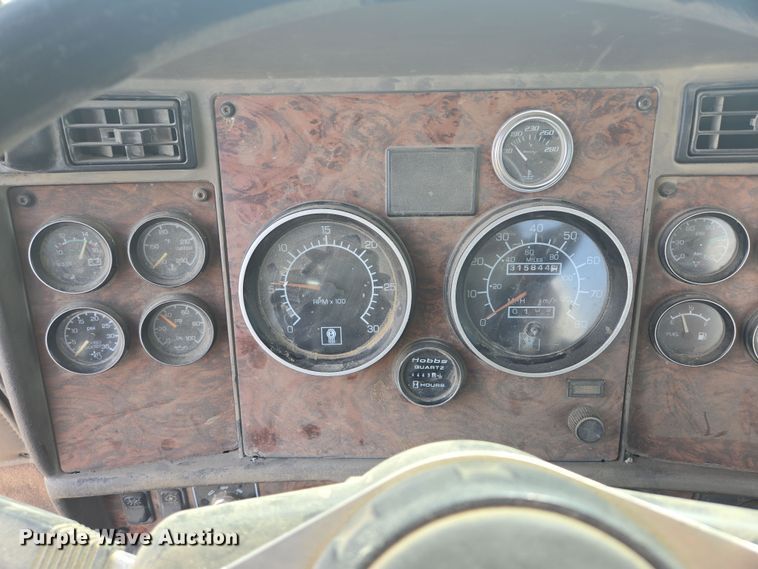 image for item EB1026 2002 Kenworth W900 ready mix truck