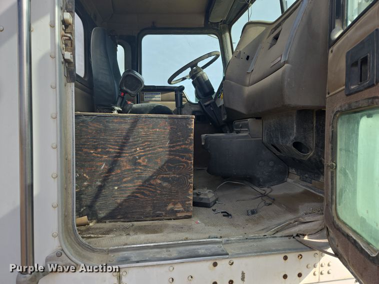 image for item EB1026 2002 Kenworth W900 ready mix truck