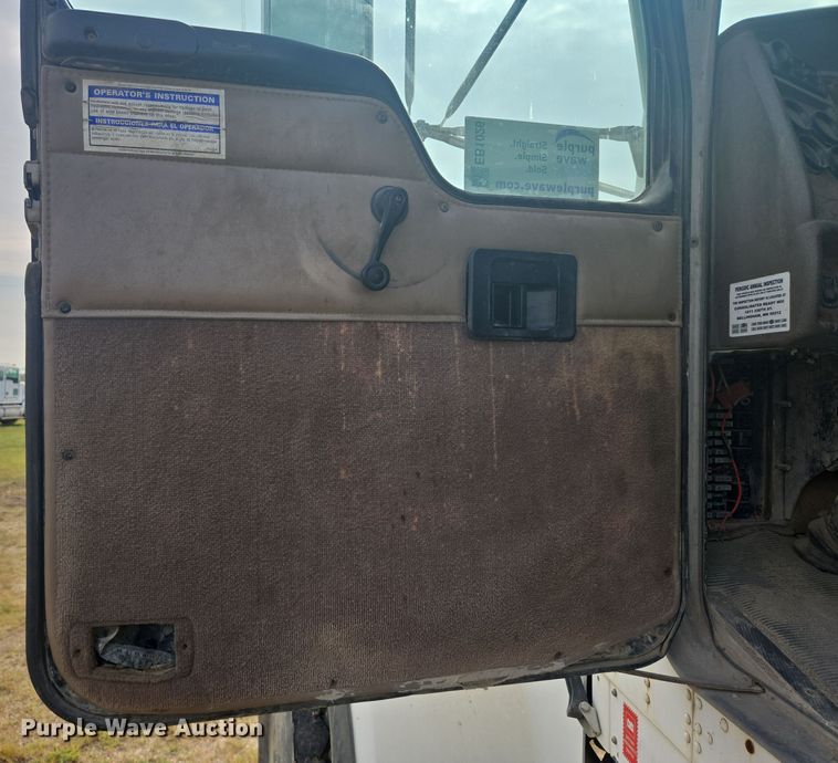 image for item EB1026 2002 Kenworth W900 ready mix truck