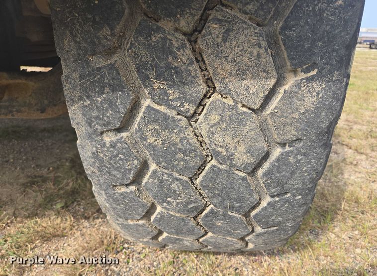 image for item EB1026 2002 Kenworth W900 ready mix truck