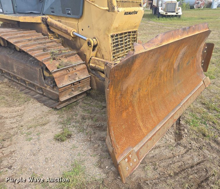 image for item EB1027 2001 Komatsu D61EX-12 dozer
