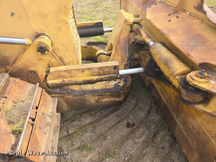 image for item EB1027 2001 Komatsu D61EX-12 dozer