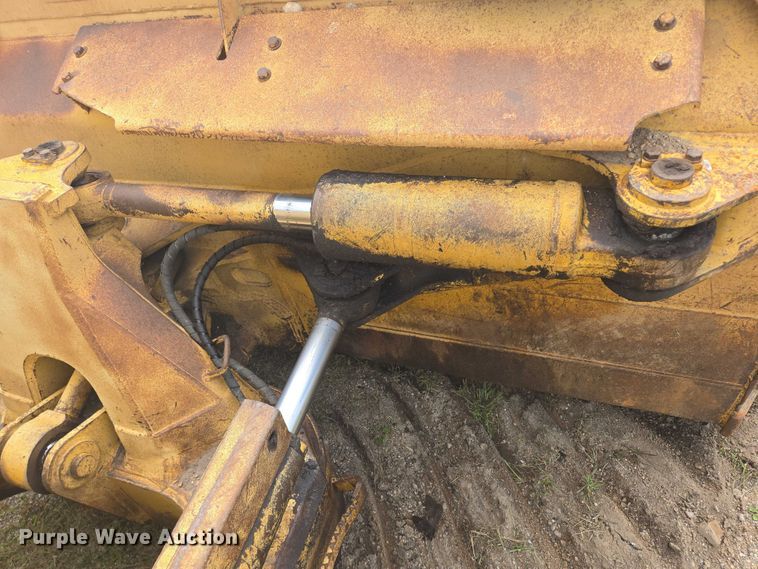 image for item EB1027 2001 Komatsu D61EX-12 dozer