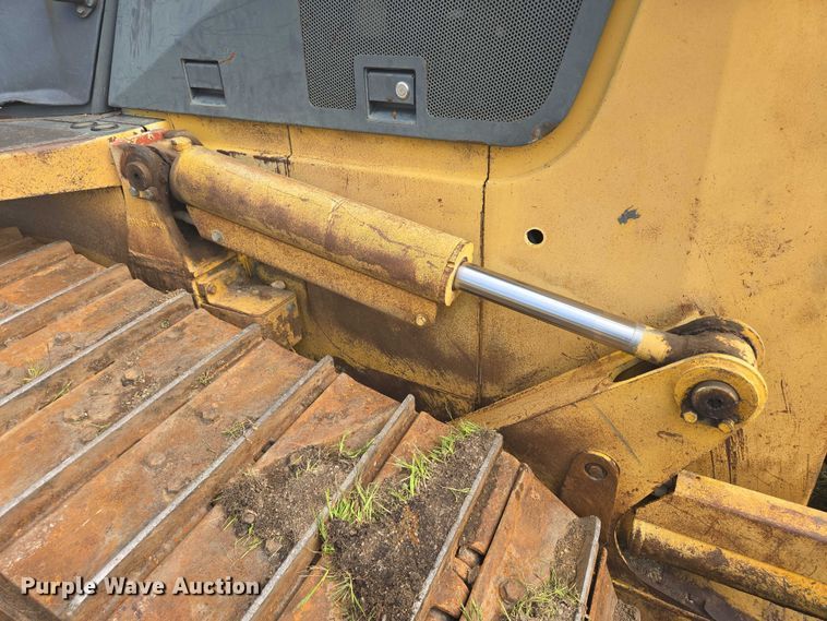 image for item EB1027 2001 Komatsu D61EX-12 dozer