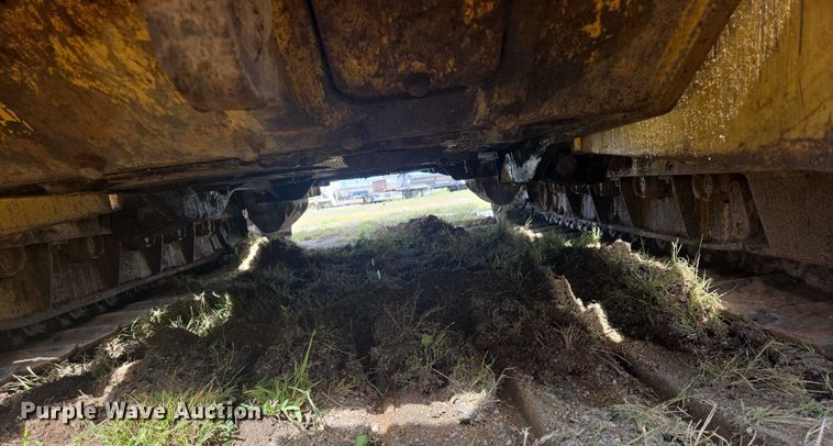 image for item EB1027 2001 Komatsu D61EX-12 dozer