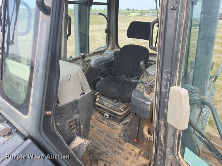 image for item EB1027 2001 Komatsu D61EX-12 dozer