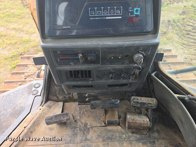 image for item EB1027 2001 Komatsu D61EX-12 dozer