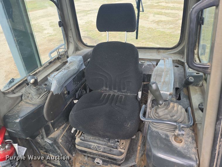 image for item EB1027 2001 Komatsu D61EX-12 dozer