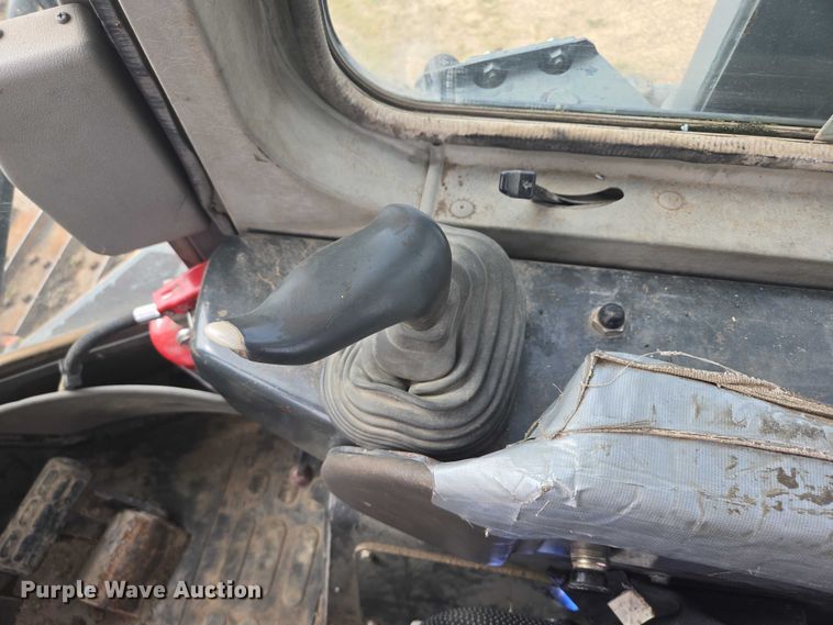 image for item EB1027 2001 Komatsu D61EX-12 dozer