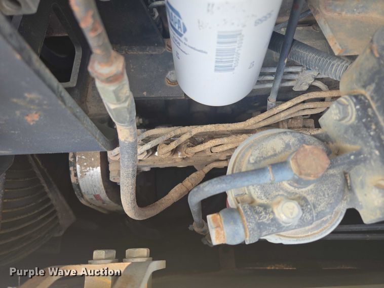 image for item EB1027 2001 Komatsu D61EX-12 dozer