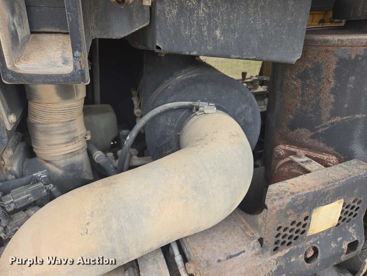 image for item EB1027 2001 Komatsu D61EX-12 dozer