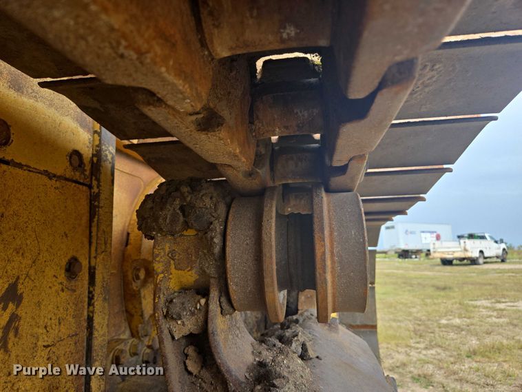 image for item EB1027 2001 Komatsu D61EX-12 dozer