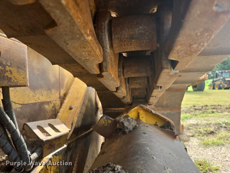 image for item EB1027 2001 Komatsu D61EX-12 dozer