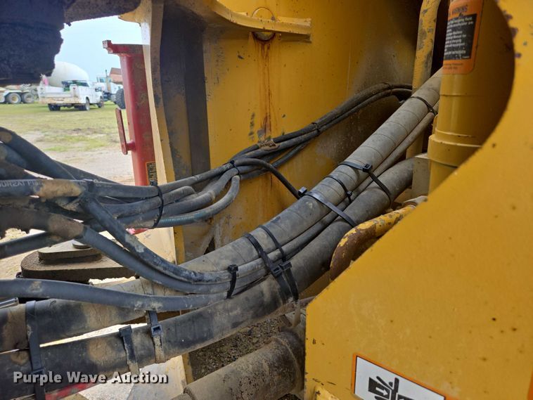 image for item EB1028 1993 John Deere 624G wheel loader