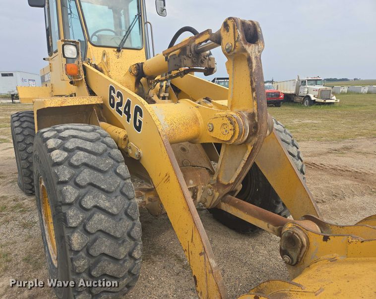 image for item EB1028 1993 John Deere 624G wheel loader