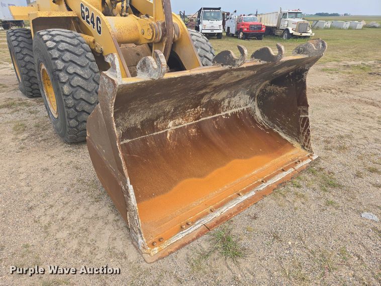 image for item EB1028 1993 John Deere 624G wheel loader