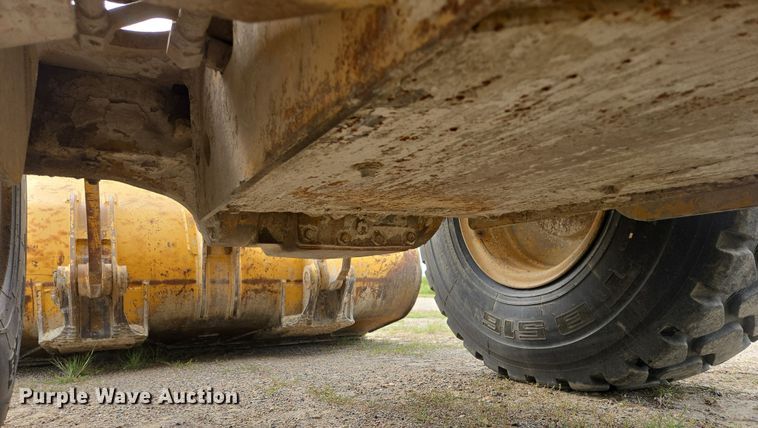 image for item EB1028 1993 John Deere 624G wheel loader