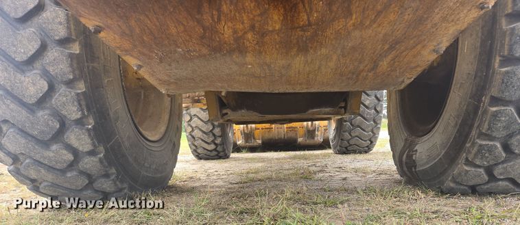 image for item EB1028 1993 John Deere 624G wheel loader